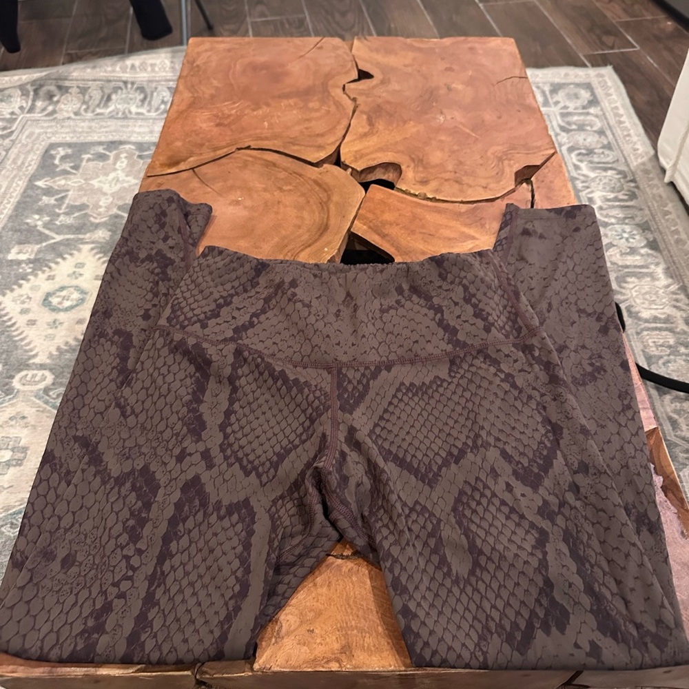 Varley Snake-Print Leggings in Dark Brown